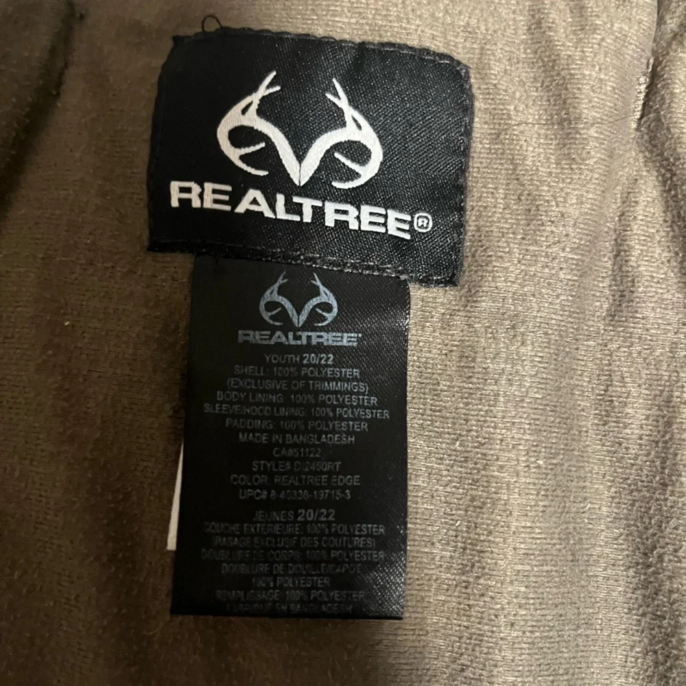 Realtree Camouflage Kids Jacket with Green and Brown Accents - Picture 5 of 5